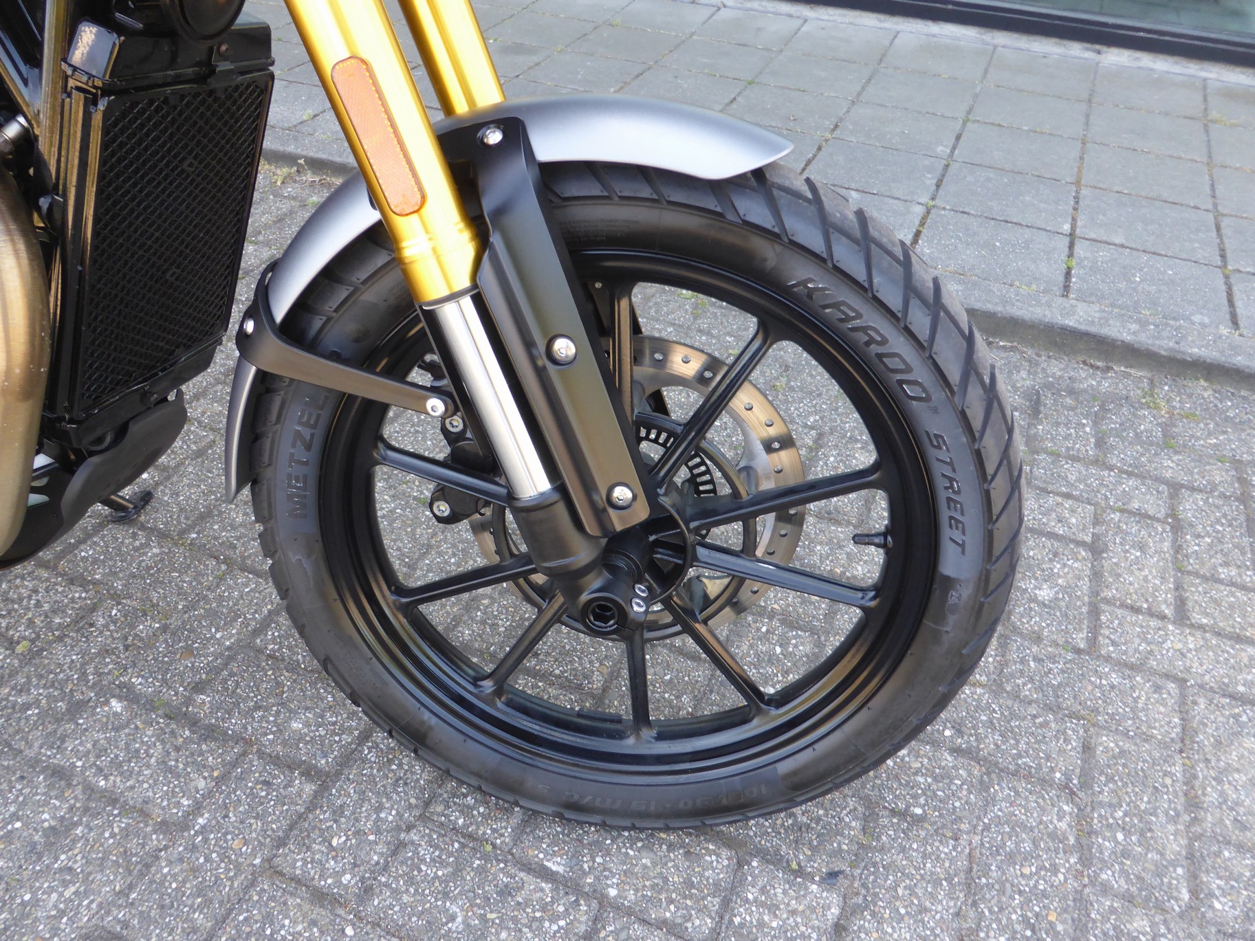 TRIUMPH - Scrambler 400 X Van eerste eig