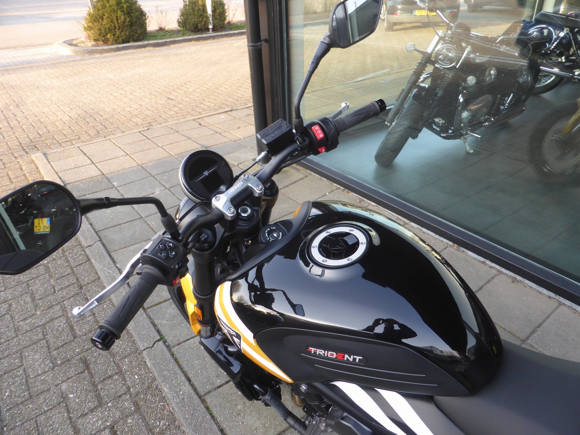 TRIUMPH - Trident 660 cruise control, sh