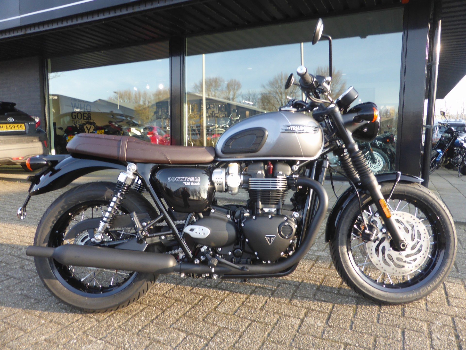 TRIUMPH - Bonneville T120 Black Bonnevil