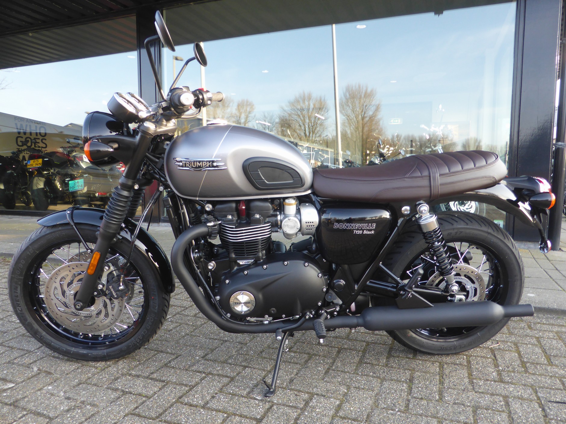 TRIUMPH - Bonneville T120 Black Bonnevil