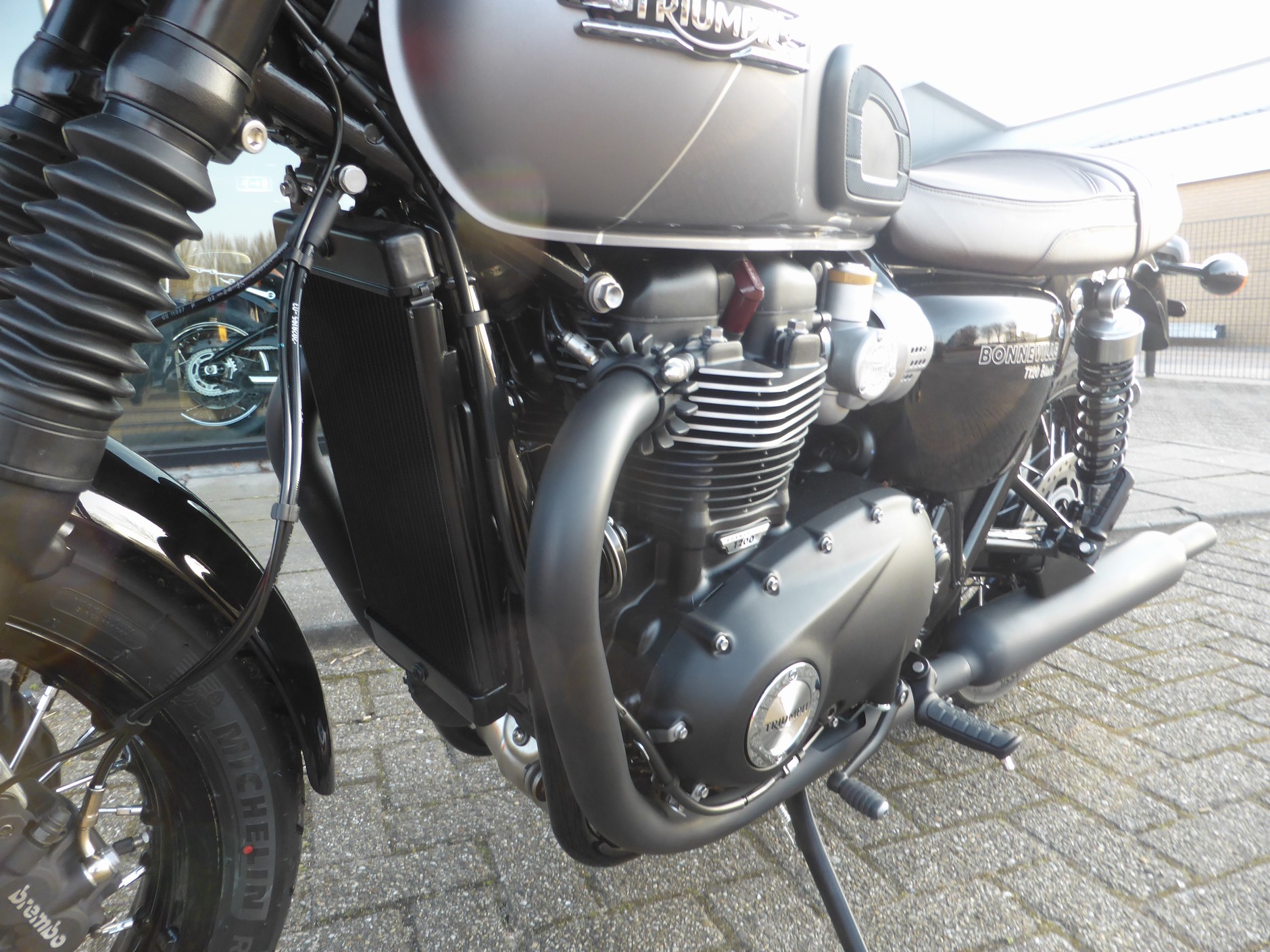 TRIUMPH - Bonneville T120 Black Bonnevil