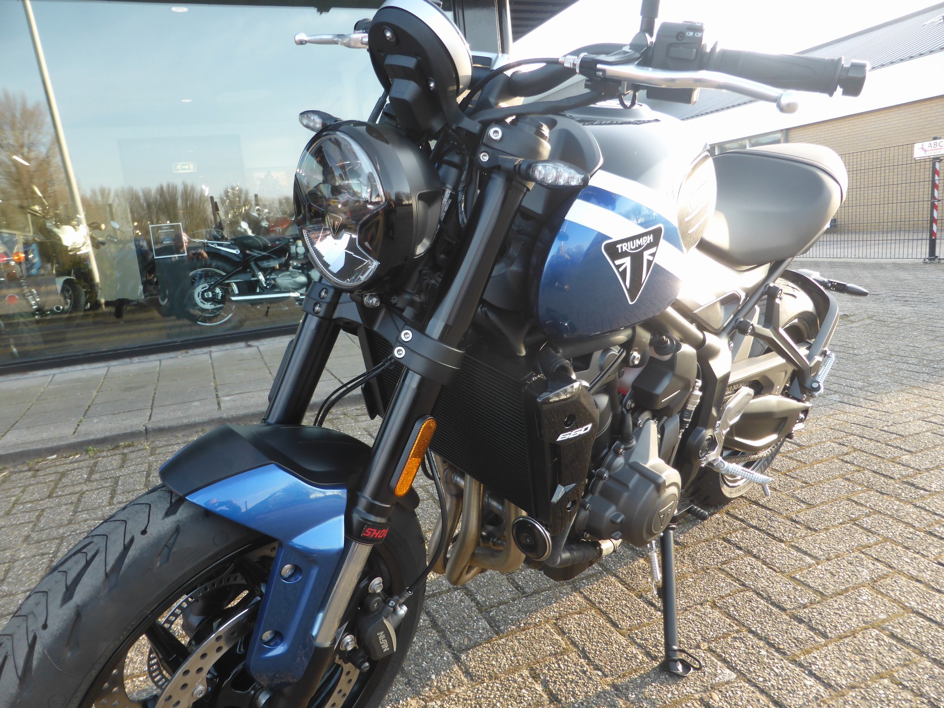TRIUMPH - Trident 660 cruise control, sh