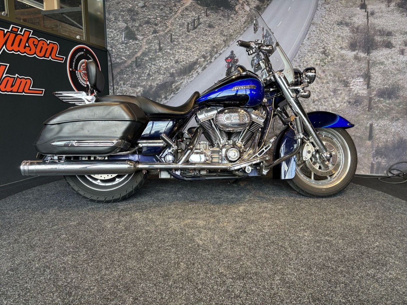 HARLEY-DAVIDSON - FLHRSE4 CVO Road King