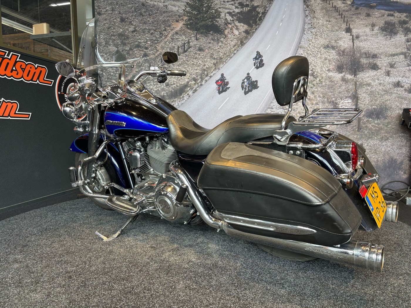 HARLEY-DAVIDSON - FLHRSE4 CVO Road King
