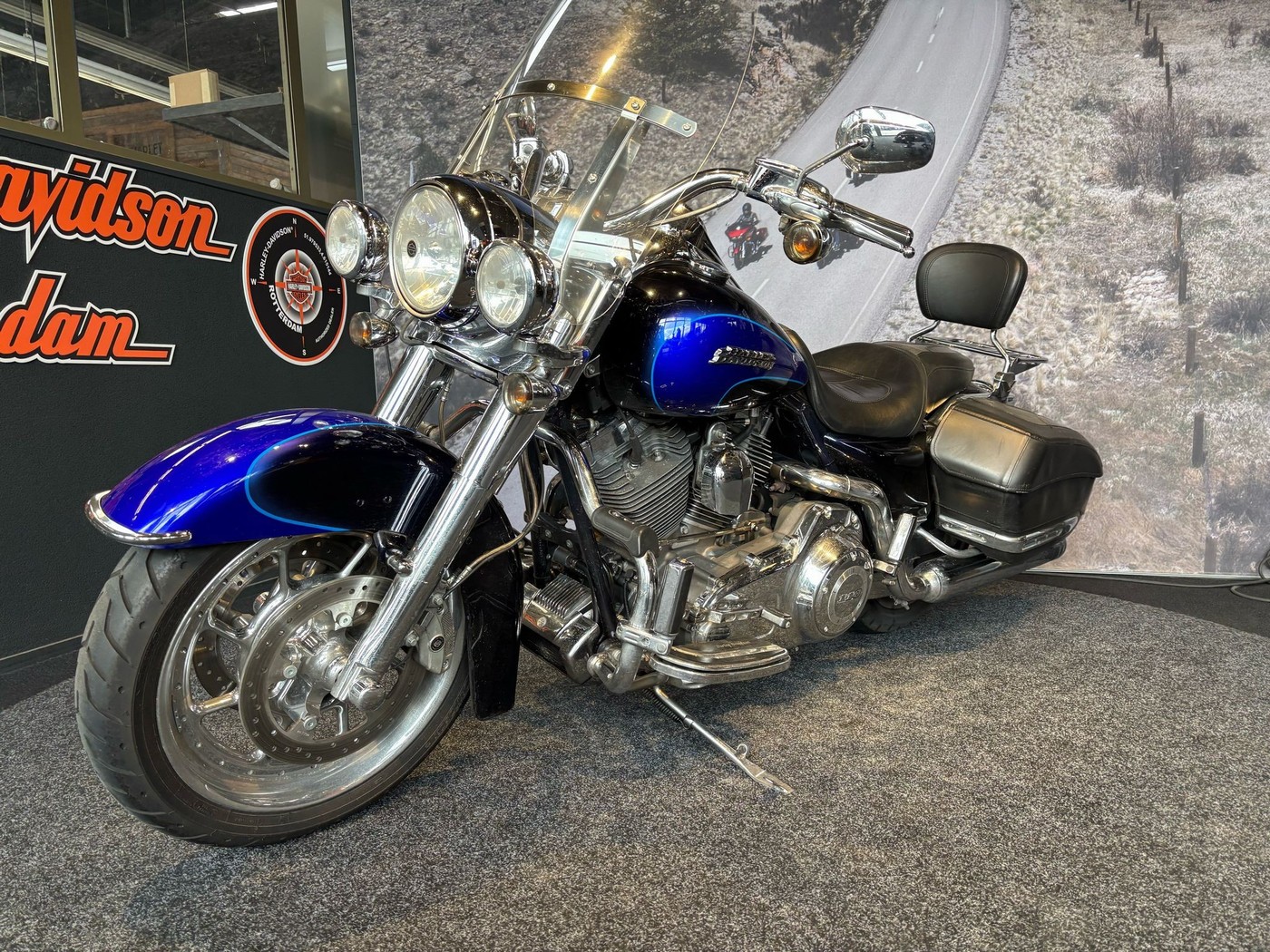 HARLEY-DAVIDSON - FLHRSE4 CVO Road King