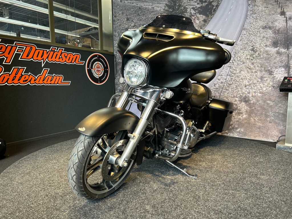 HARLEY-DAVIDSON - FLHX STREET GLIDE
