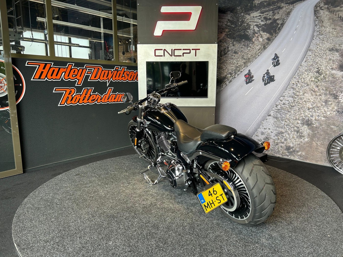 HARLEY-DAVIDSON - FXSB 103 BREAKOUT