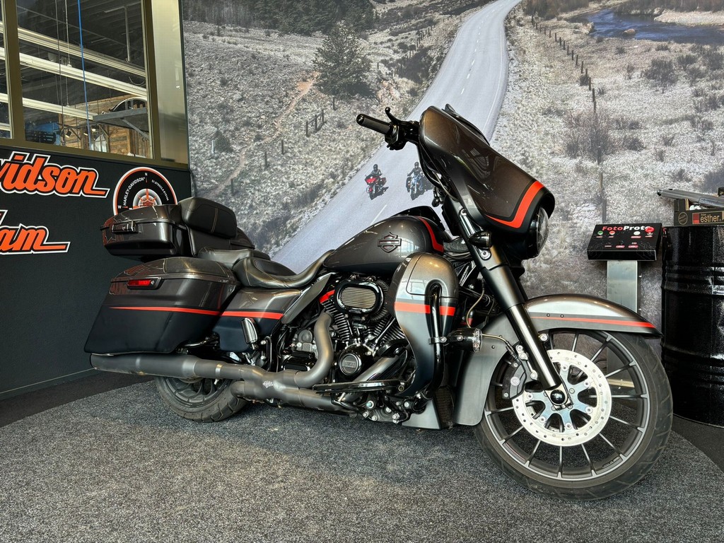 HARLEY-DAVIDSON - FLHXSE STREET GLIDE CVO 131ci