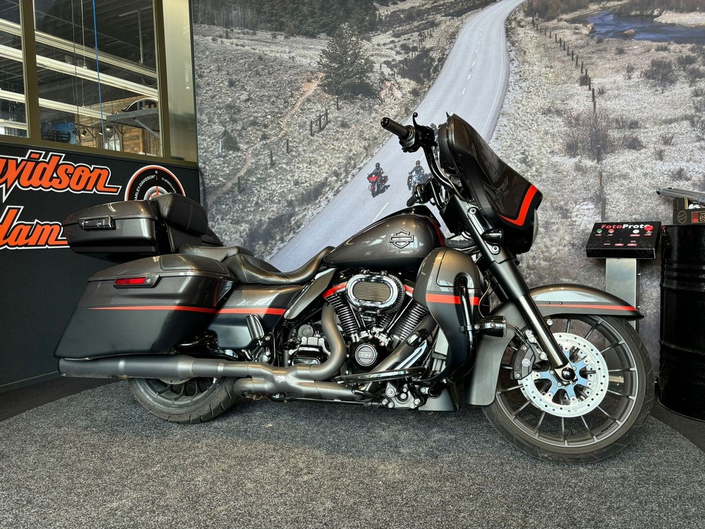 HARLEY-DAVIDSON - FLHXSE STREET GLIDE CVO 131ci