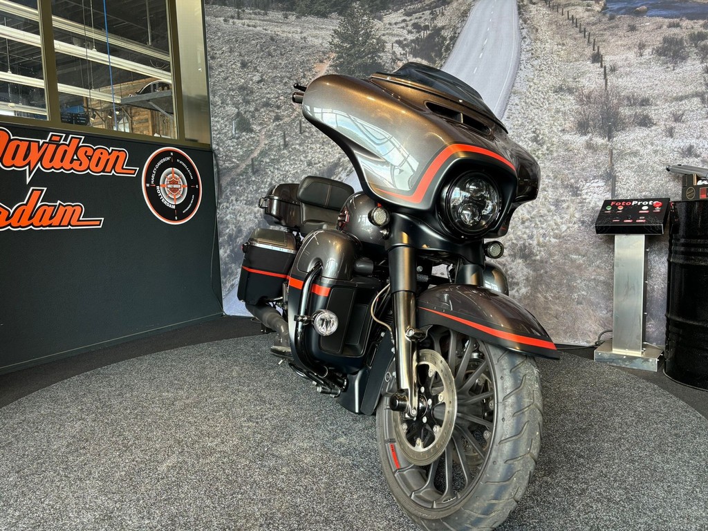 HARLEY-DAVIDSON - FLHXSE STREET GLIDE CVO 131ci