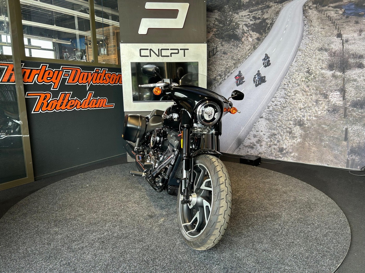 HARLEY-DAVIDSON - FLSB SPORT GLIDE