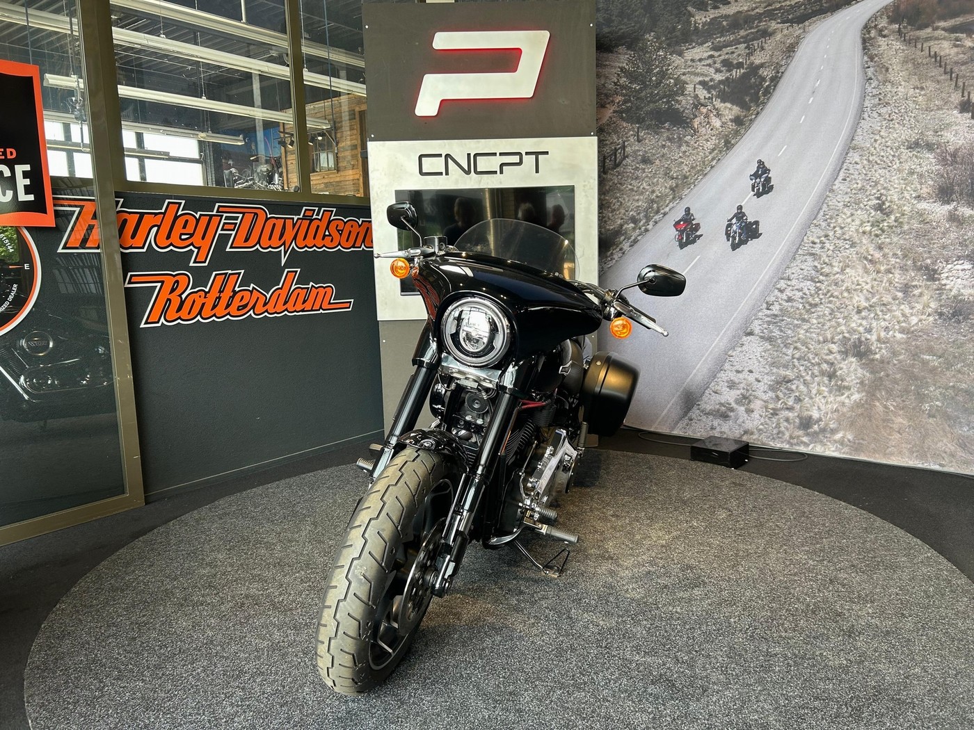 HARLEY-DAVIDSON - FLSB SPORT GLIDE