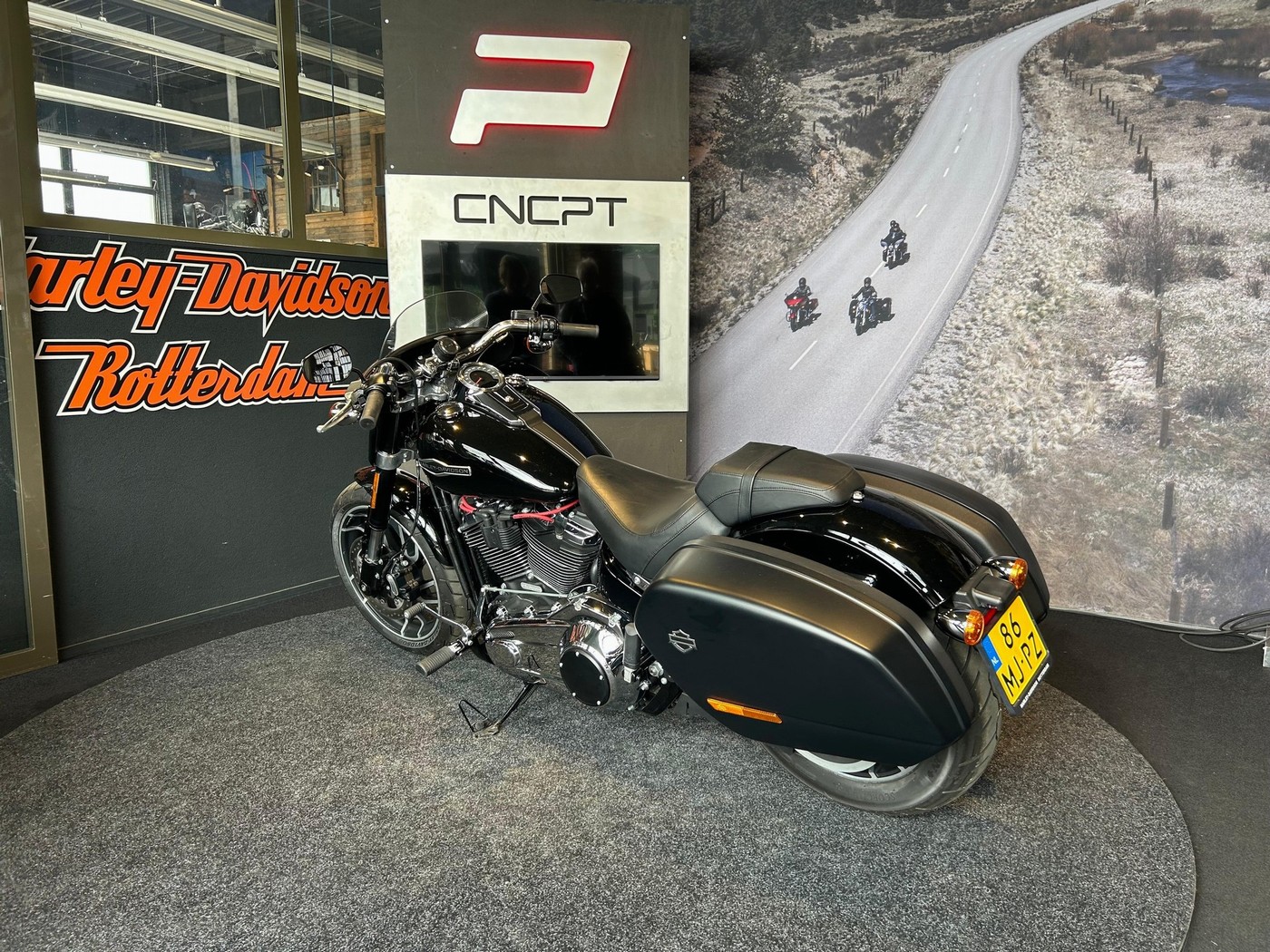 HARLEY-DAVIDSON - FLSB SPORT GLIDE