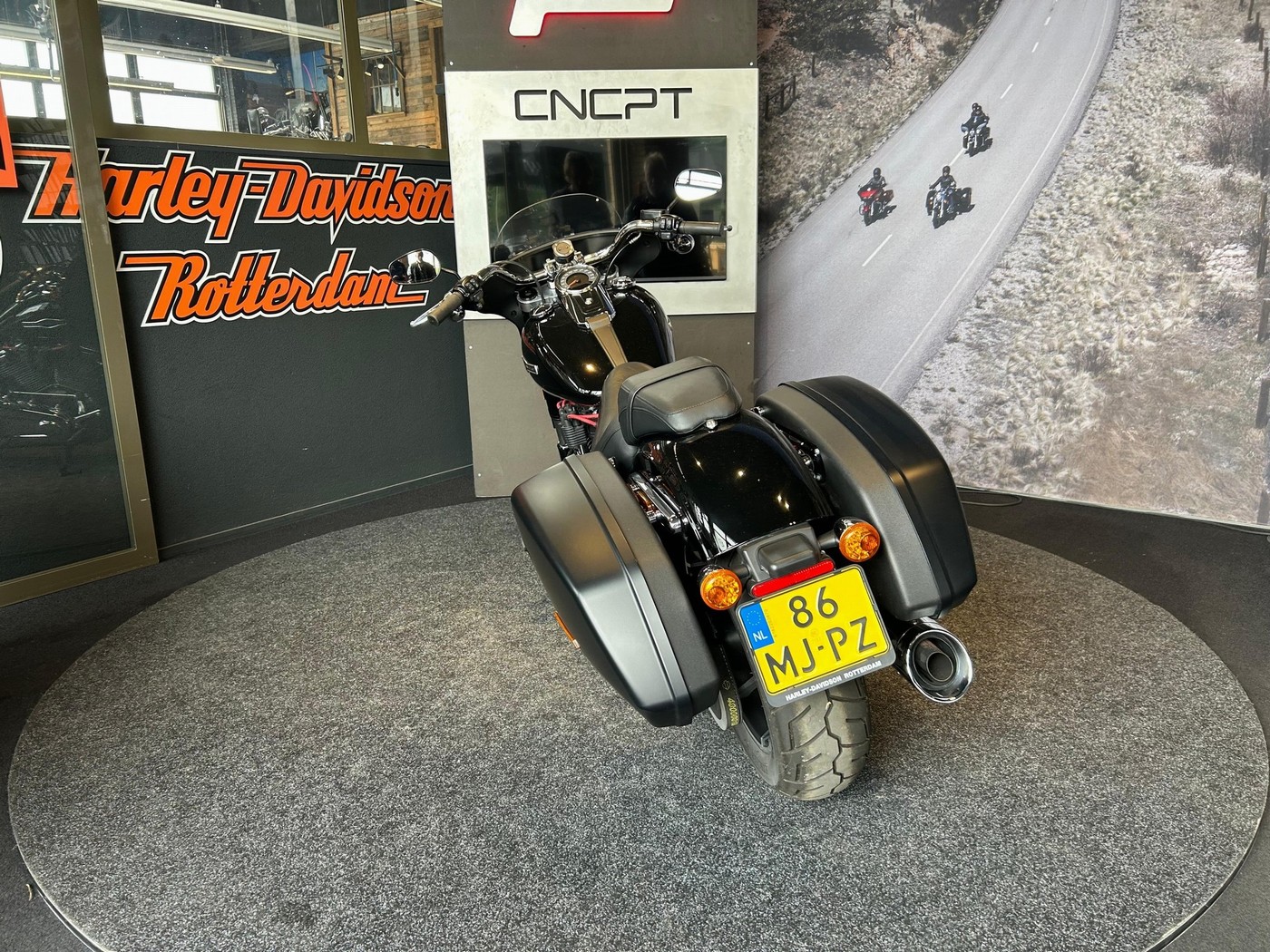 HARLEY-DAVIDSON - FLSB SPORT GLIDE