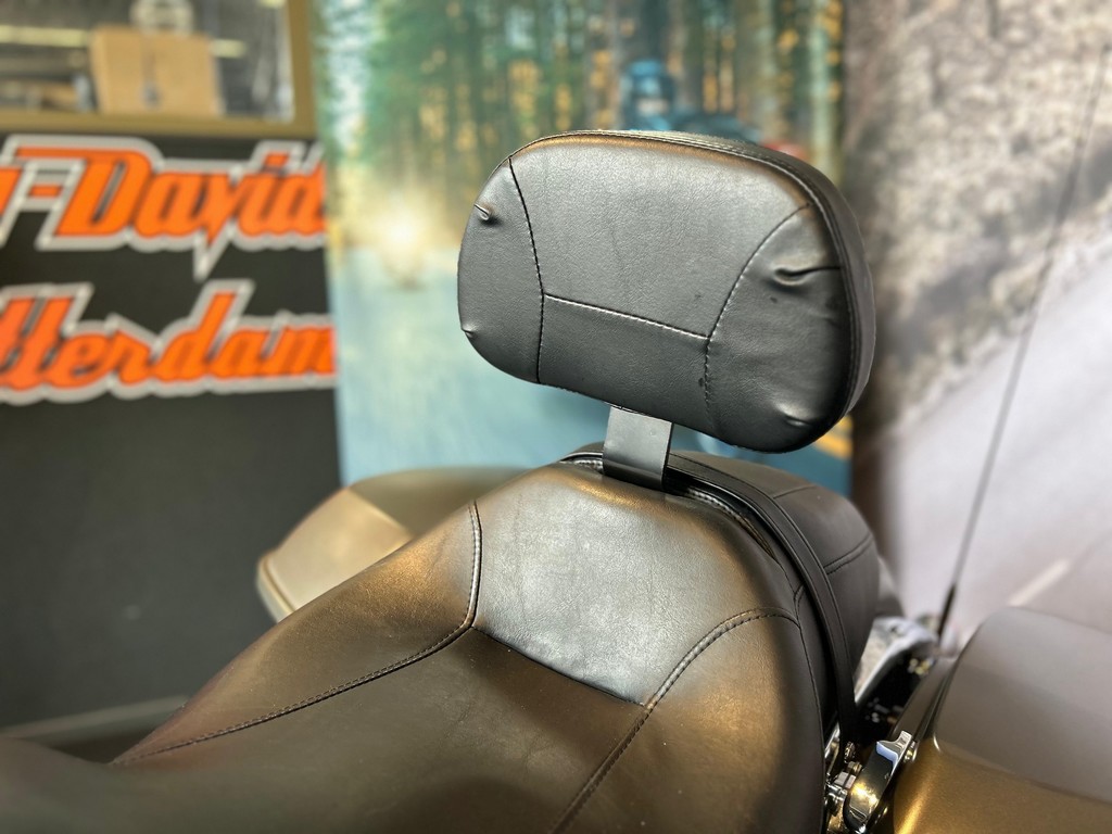 HARLEY-DAVIDSON - FLHX STREET GLIDE