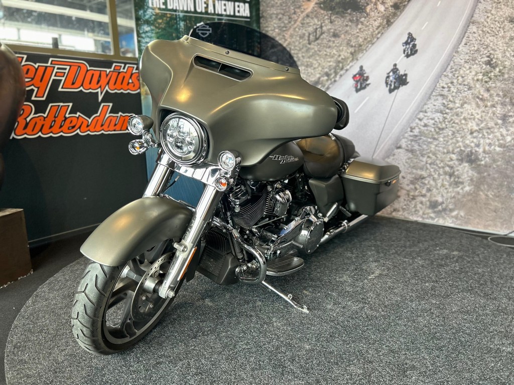 HARLEY-DAVIDSON - FLHX STREET GLIDE
