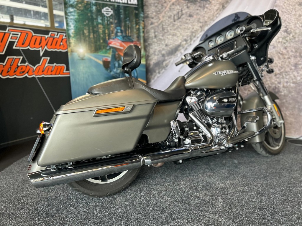 HARLEY-DAVIDSON - FLHX STREET GLIDE