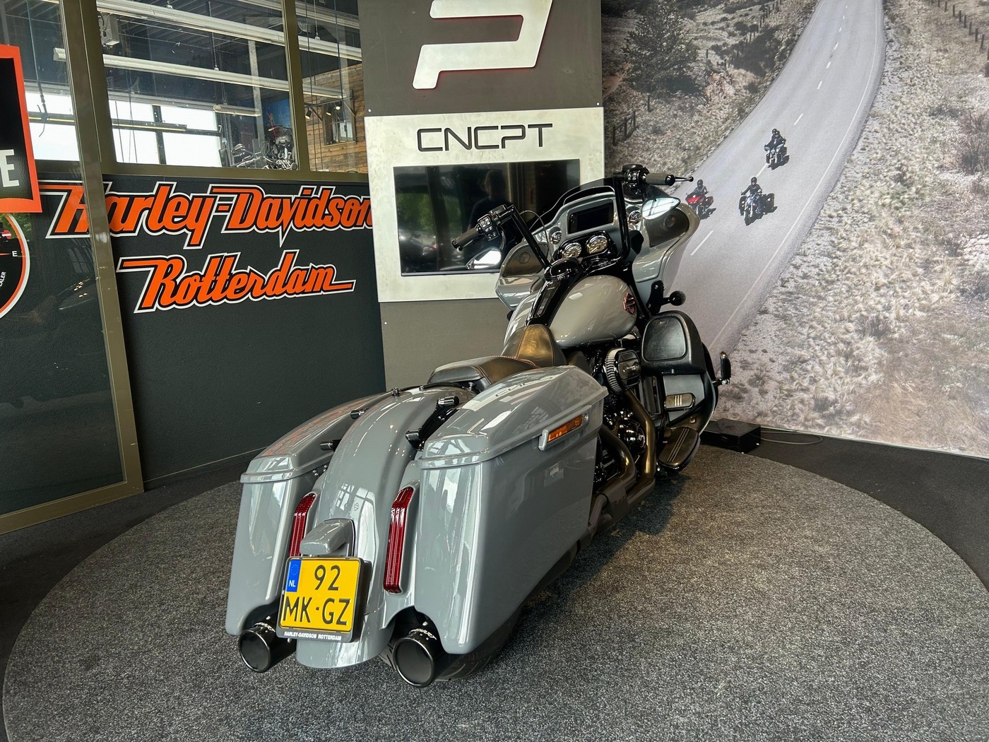 HARLEY-DAVIDSON - FLTRXS Road Glide Spec.Viv.Bl.