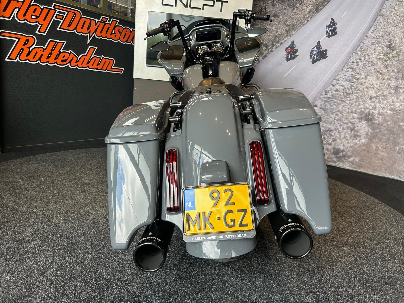 HARLEY-DAVIDSON - FLTRXS Road Glide Spec.Viv.Bl.