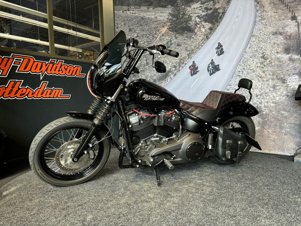 HARLEY-DAVIDSON - FXBB Street Bob