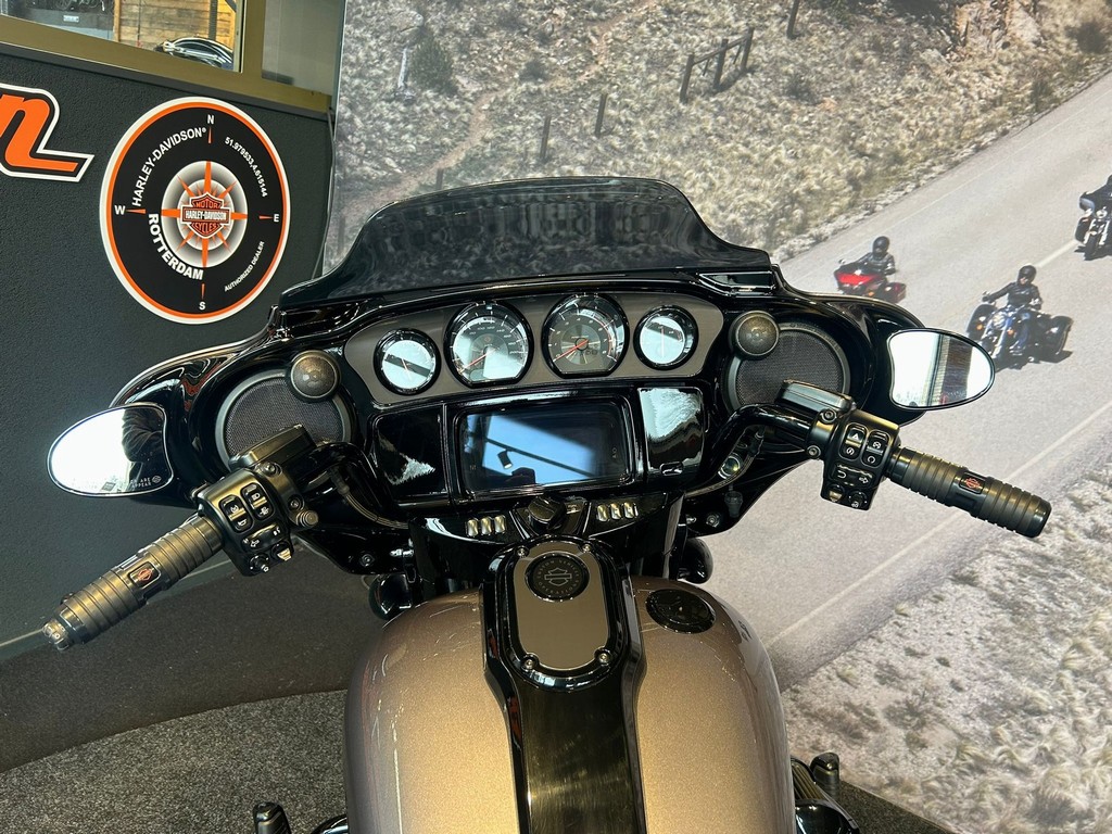 HARLEY-DAVIDSON - FLHXSE CVO STREET GLIDE