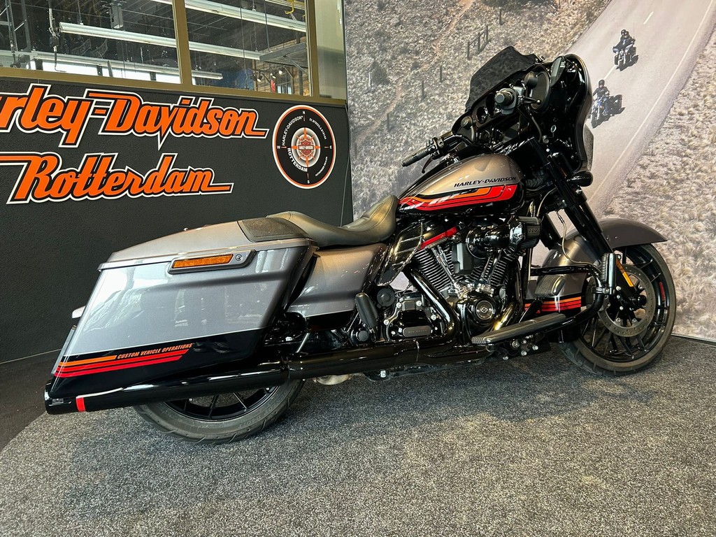 HARLEY-DAVIDSON - FLHXSE CVO STREET GLIDE