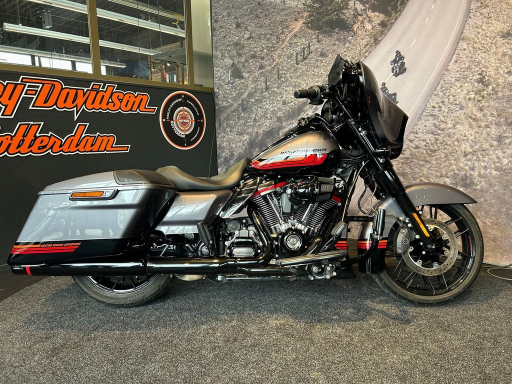 HARLEY-DAVIDSON - FLHXSE CVO STREET GLIDE
