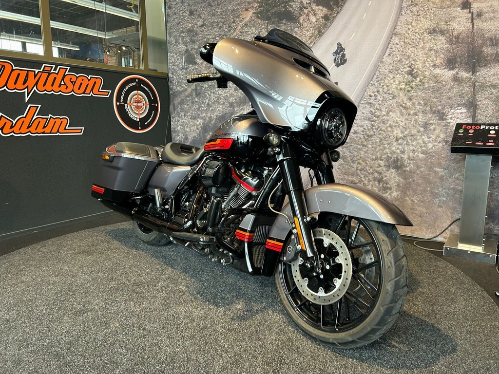 HARLEY-DAVIDSON - FLHXSE CVO STREET GLIDE