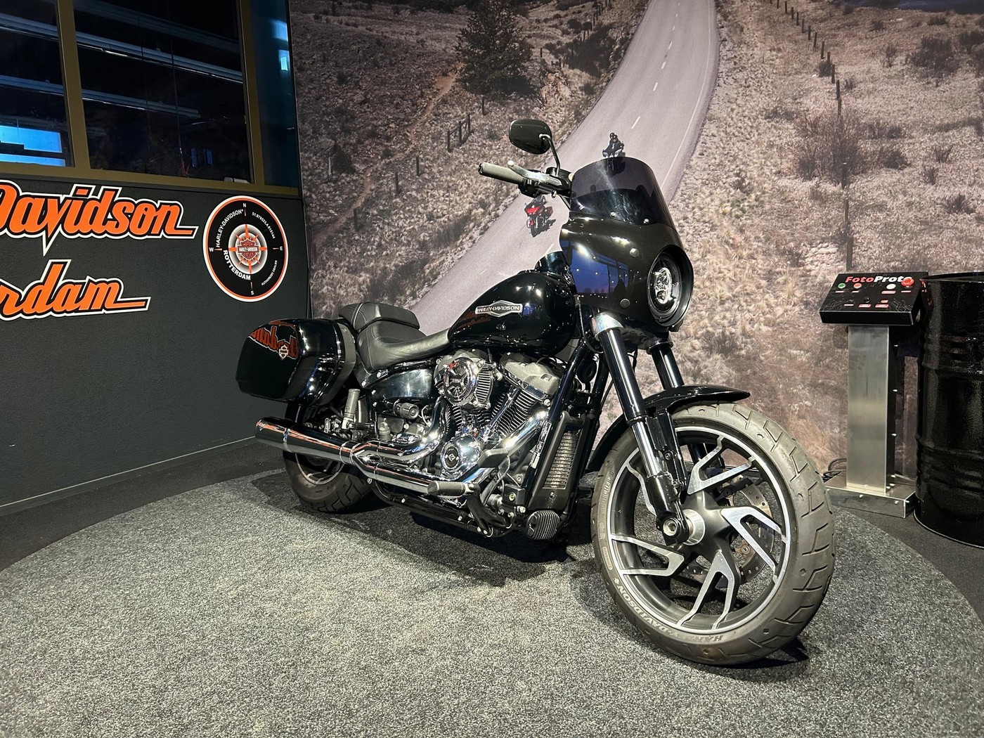 HARLEY-DAVIDSON - FLSB SPORT GLIDE