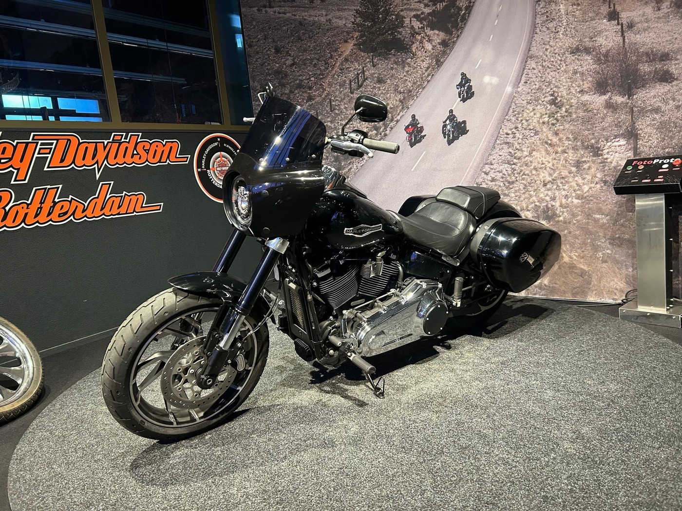 HARLEY-DAVIDSON - FLSB SPORT GLIDE