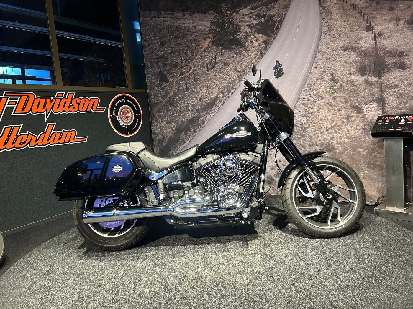HARLEY-DAVIDSON - FLSB SPORT GLIDE