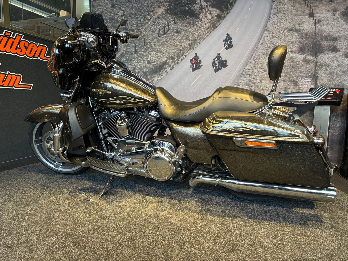 HARLEY-DAVIDSON - FLHXS STREET GLIDE
