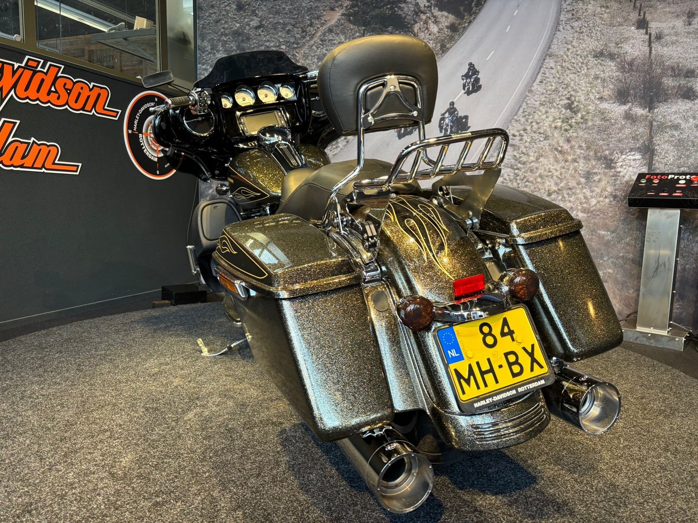 HARLEY-DAVIDSON - FLHXS STREET GLIDE