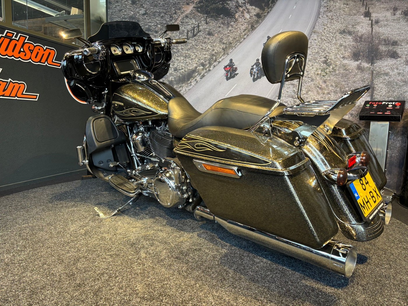 HARLEY-DAVIDSON - FLHXS STREET GLIDE