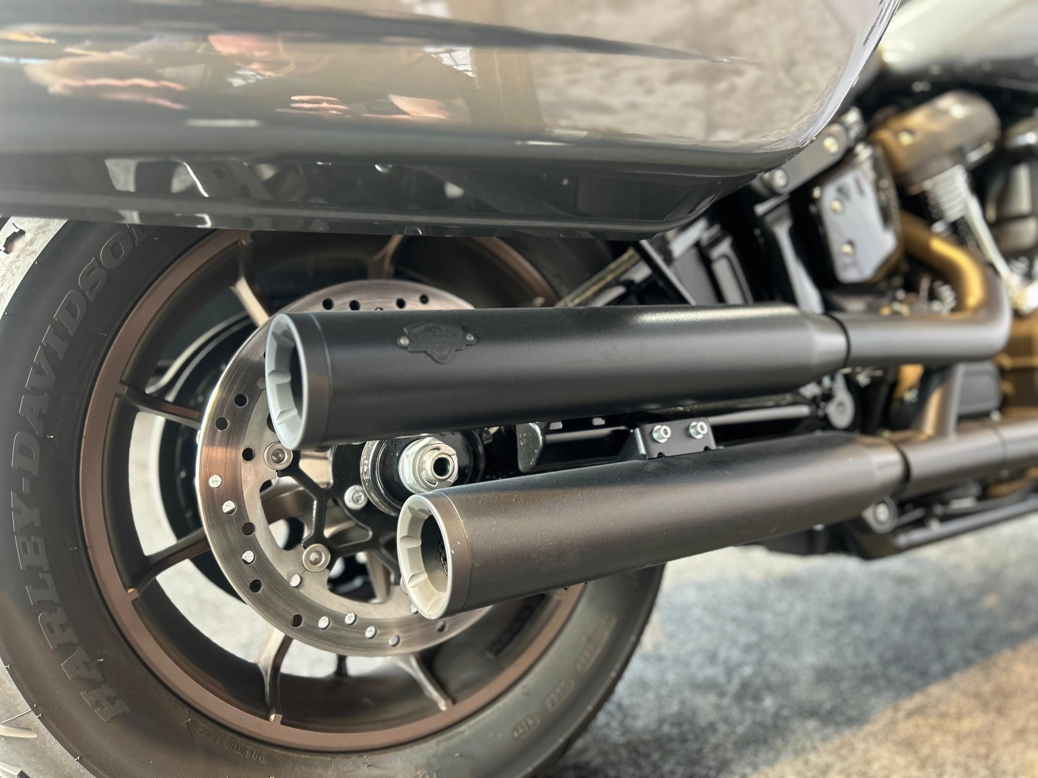 HARLEY-DAVIDSON - SOFTAIL FXLRST LOW RIDER ST So