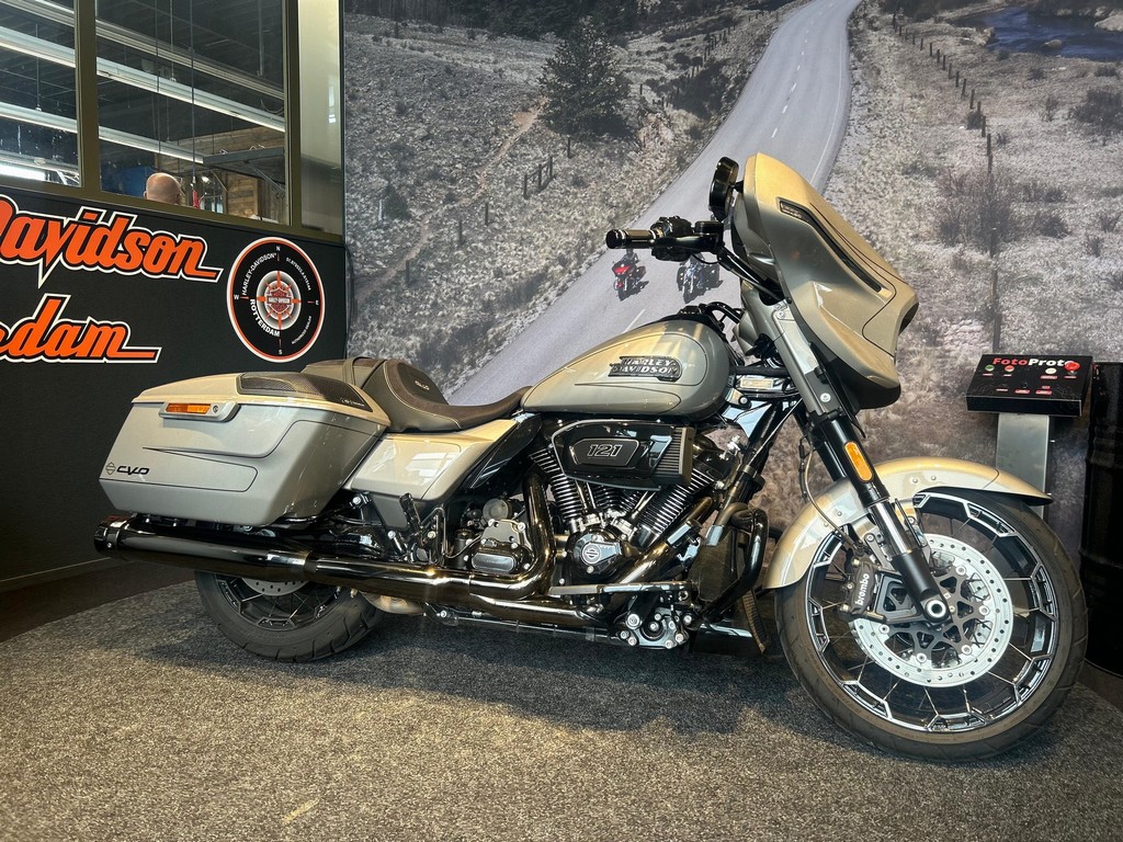 HARLEY-DAVIDSON - FLHXSE CVO STREET GLIDE