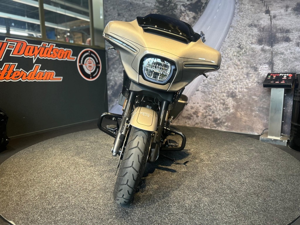 HARLEY-DAVIDSON - FLHXSE CVO STREET GLIDE