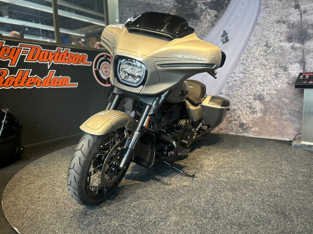 HARLEY-DAVIDSON - FLHXSE CVO STREET GLIDE