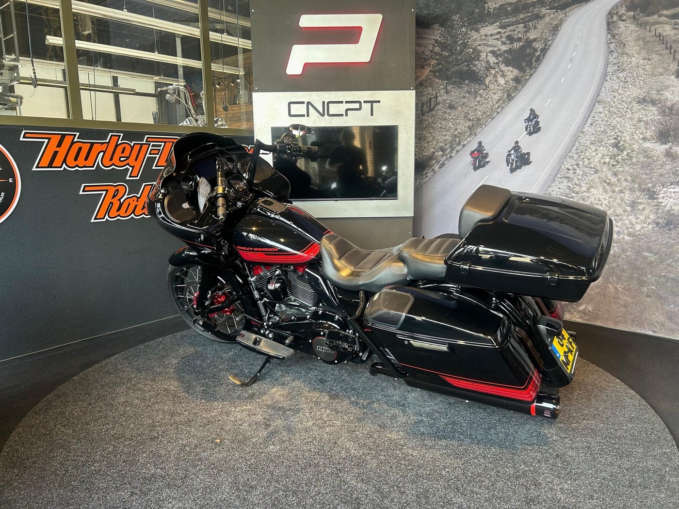 HARLEY-DAVIDSON - FLTRXSE CVO ROAD GLIDE