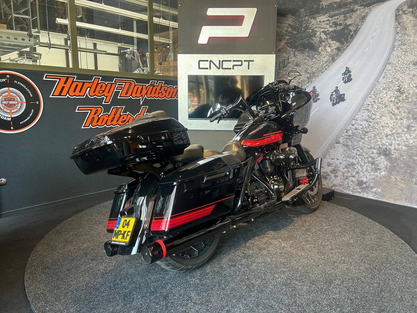 HARLEY-DAVIDSON - FLTRXSE CVO ROAD GLIDE