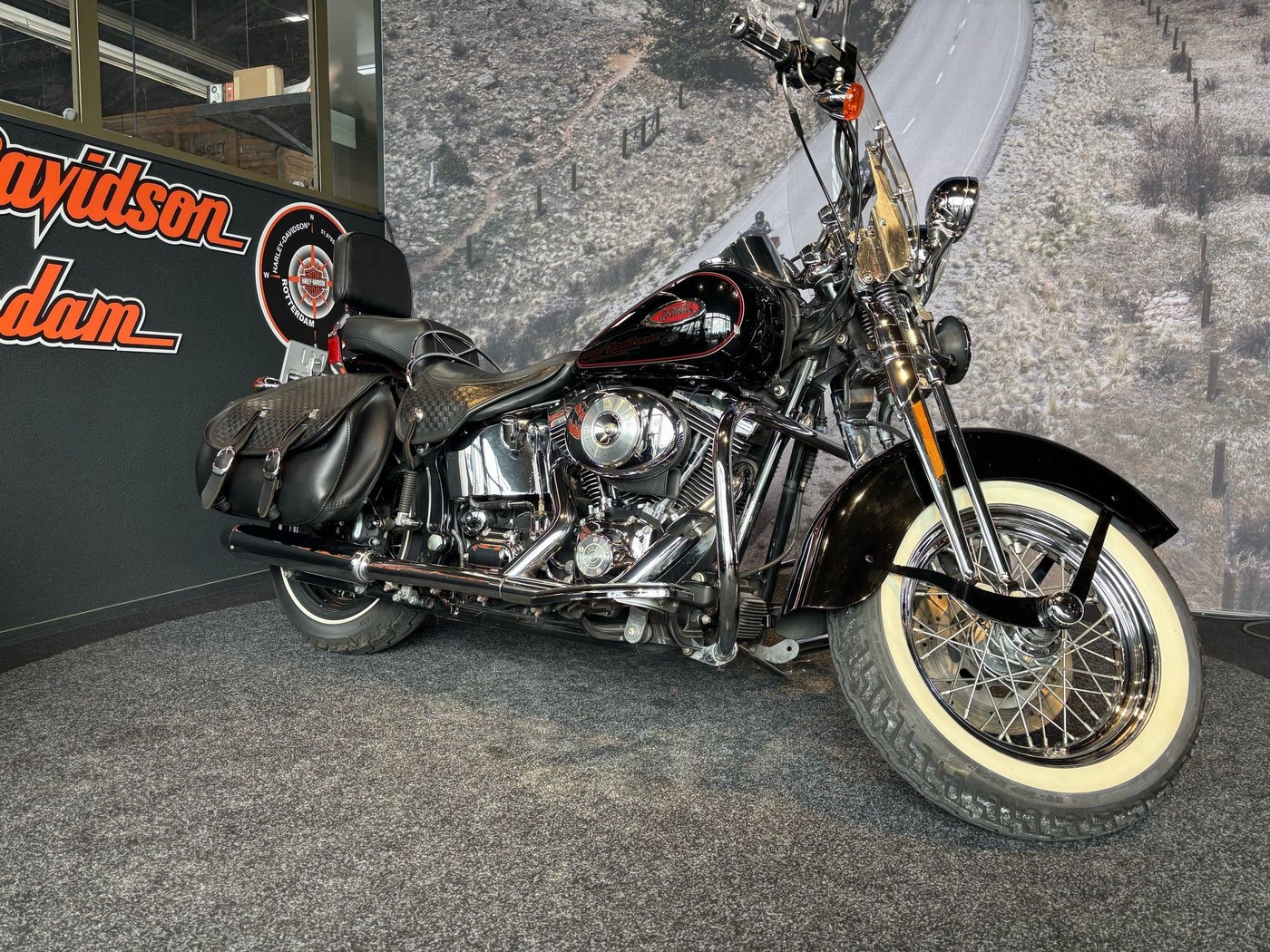 HARLEY-DAVIDSON - FLSTS Softail Springer