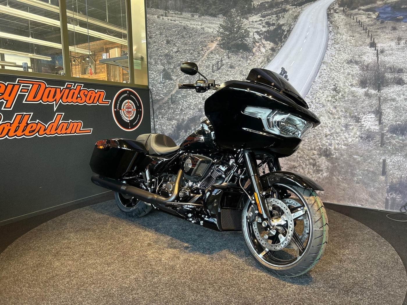 HARLEY-DAVIDSON - FLTRX ROAD GLIDE Black Trim -