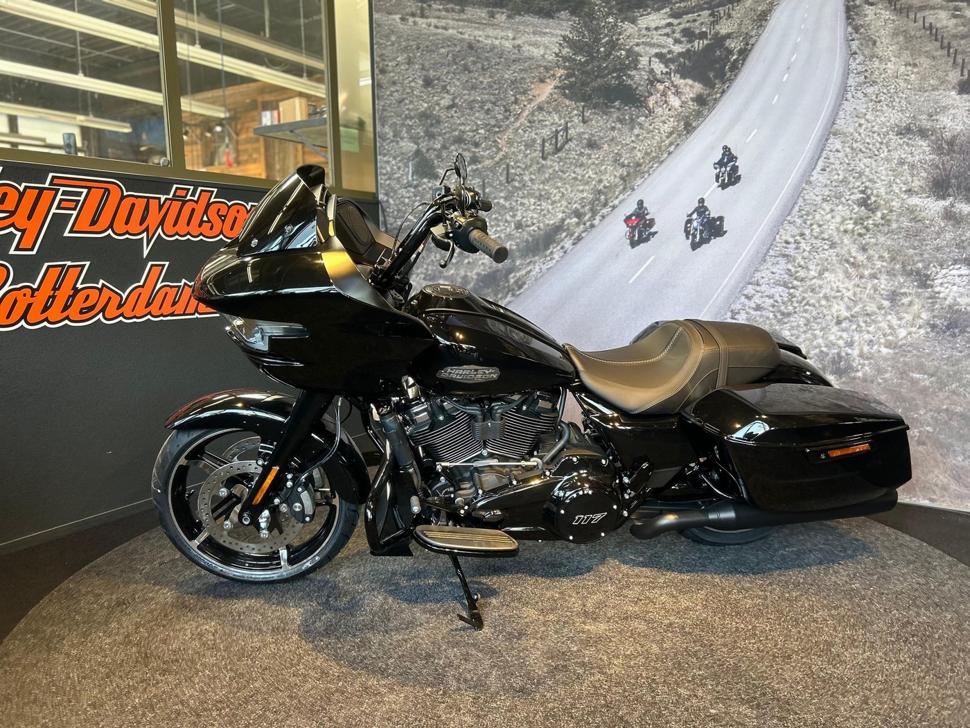 HARLEY-DAVIDSON - FLTRX ROAD GLIDE Black Trim -
