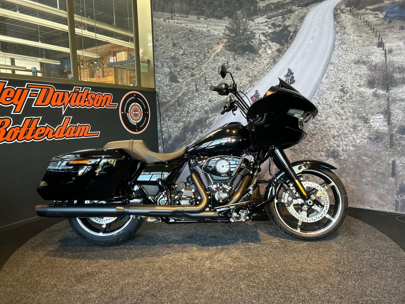 HARLEY-DAVIDSON - FLTRX ROAD GLIDE Black Trim -