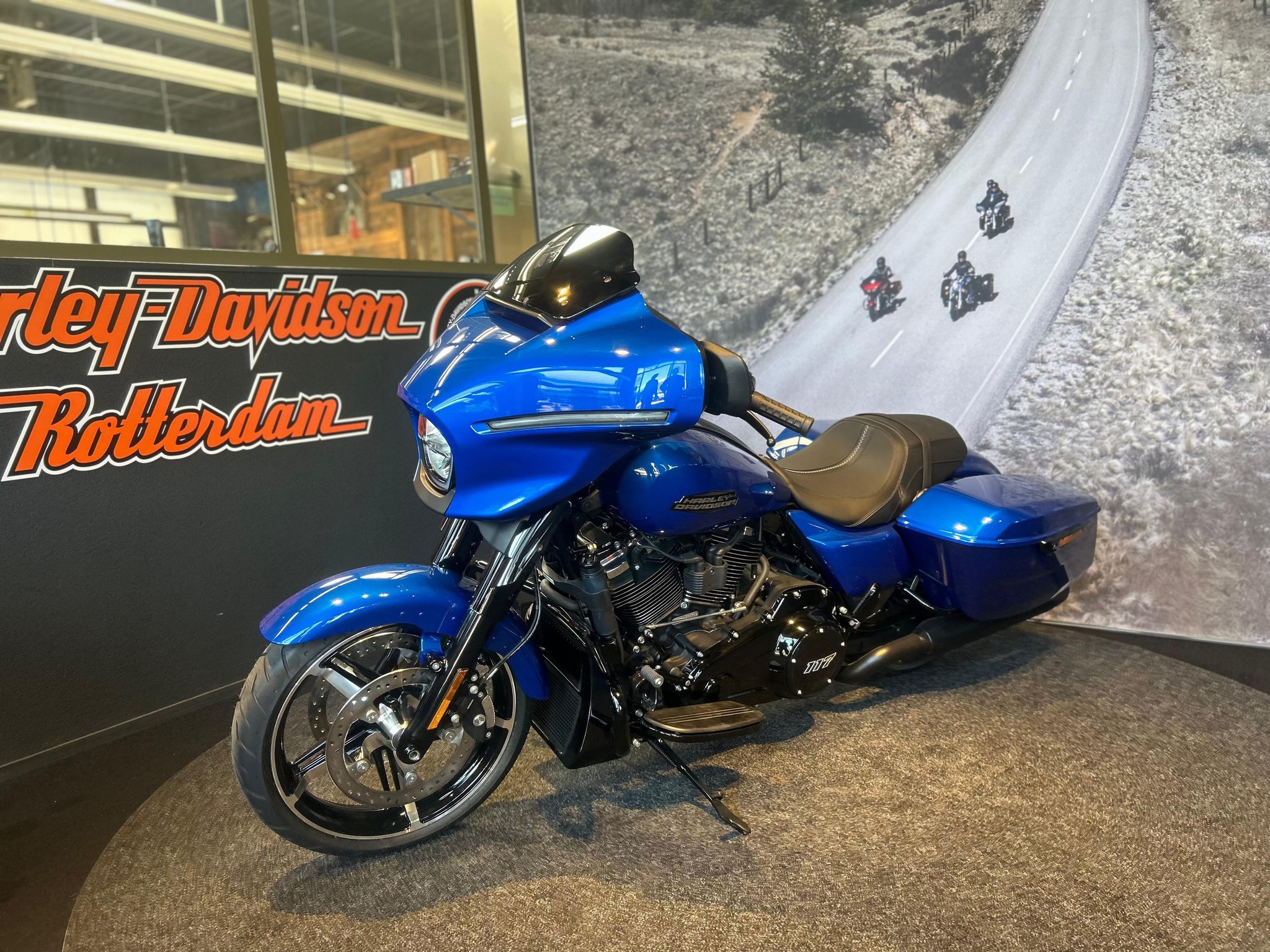 HARLEY-DAVIDSON - FLHX STREET GLIDE Solid Colour