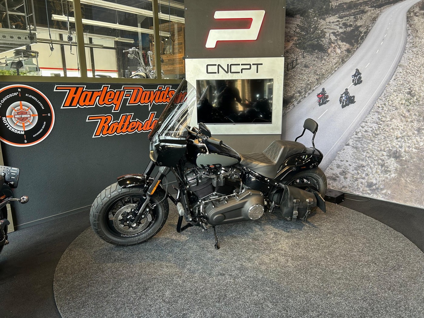 HARLEY-DAVIDSON - FXFB Fat Bob Solid Colour
