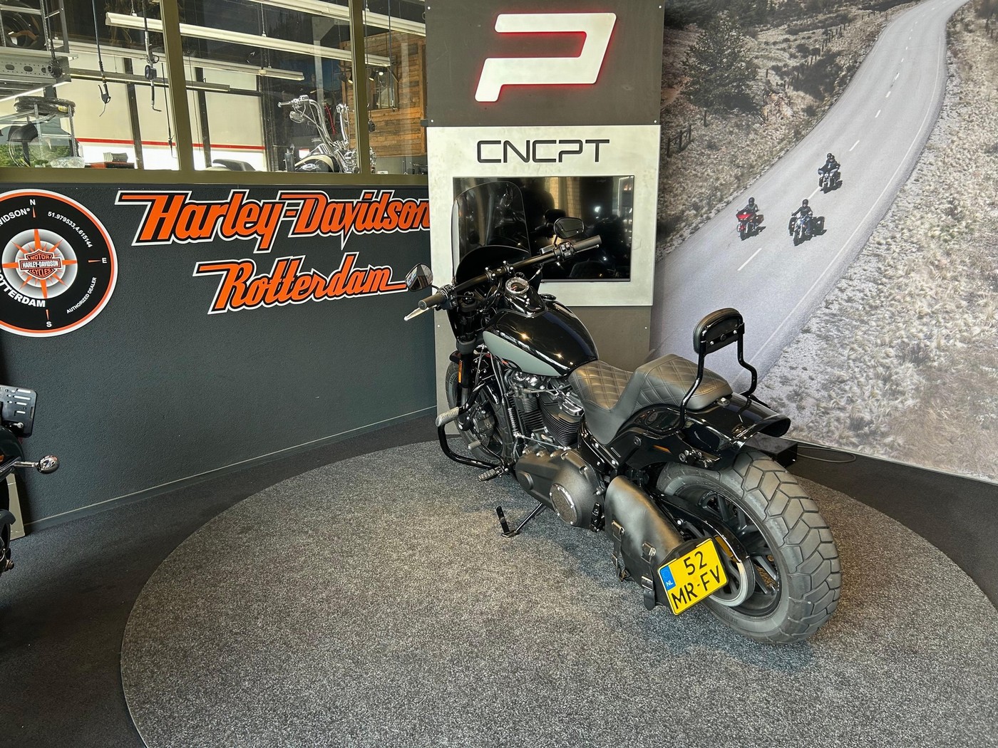 HARLEY-DAVIDSON - FXFB Fat Bob Solid Colour