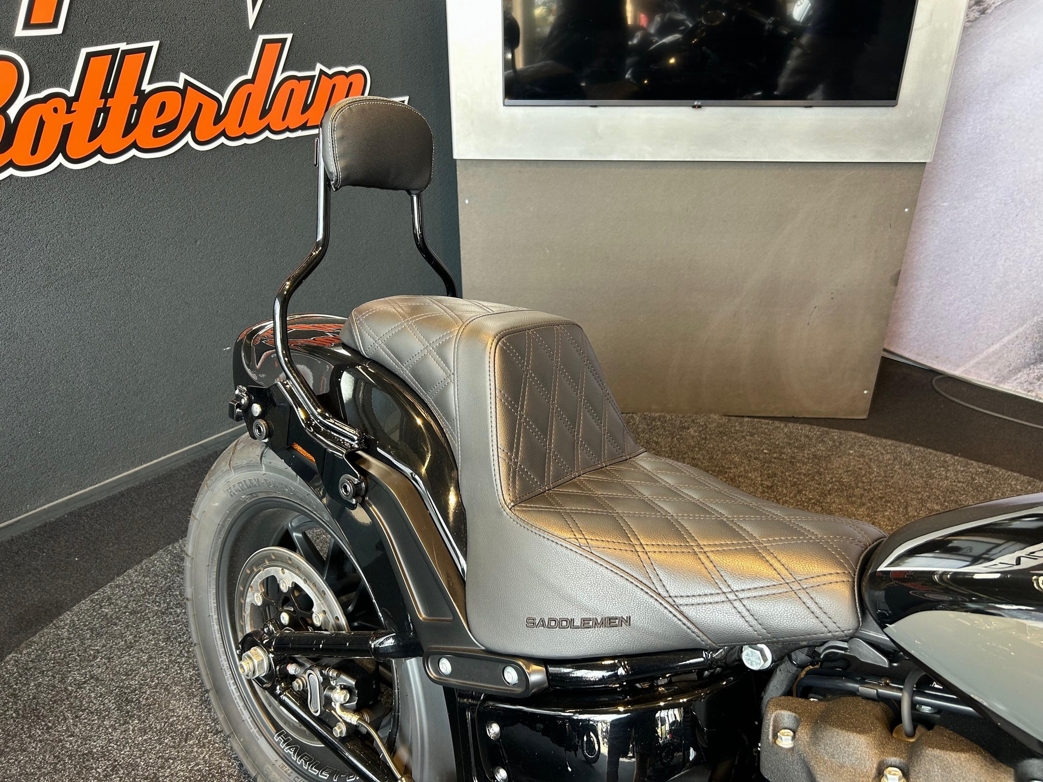 HARLEY-DAVIDSON - FXFB Fat Bob Solid Colour