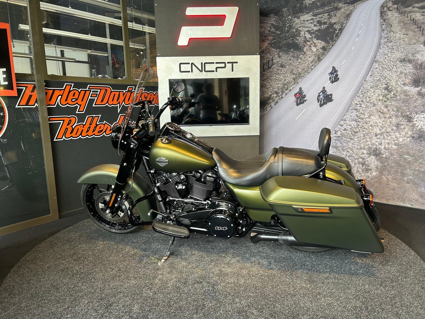 HARLEY-DAVIDSON - FLHRXS ROAD KING SPECIAL
