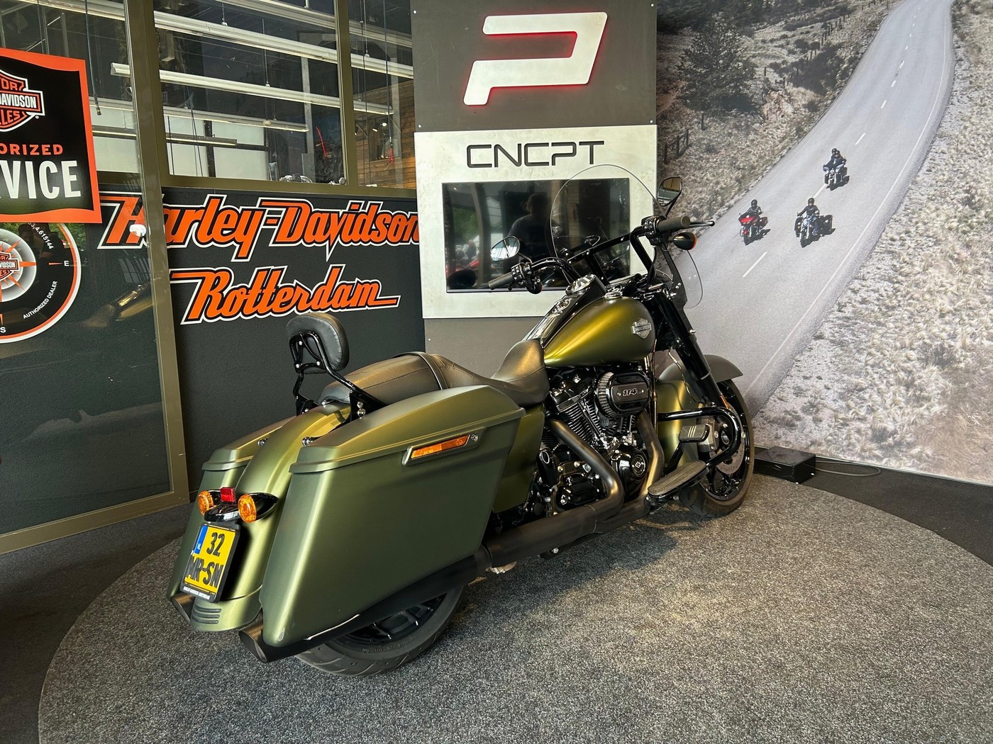 HARLEY-DAVIDSON - FLHRXS ROAD KING SPECIAL